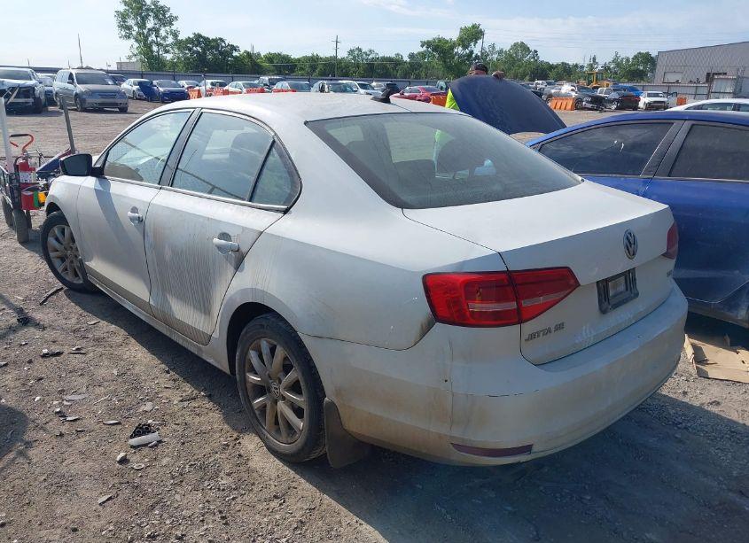 Photo 3 of 2015 Volkswagen Jetta 1.8T SE (VIN 3VWB17AJ5FM298246)