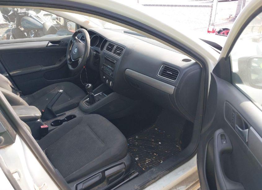Photo 5 of 2015 Volkswagen Jetta 1.8T SE (VIN 3VWB17AJ5FM298246)