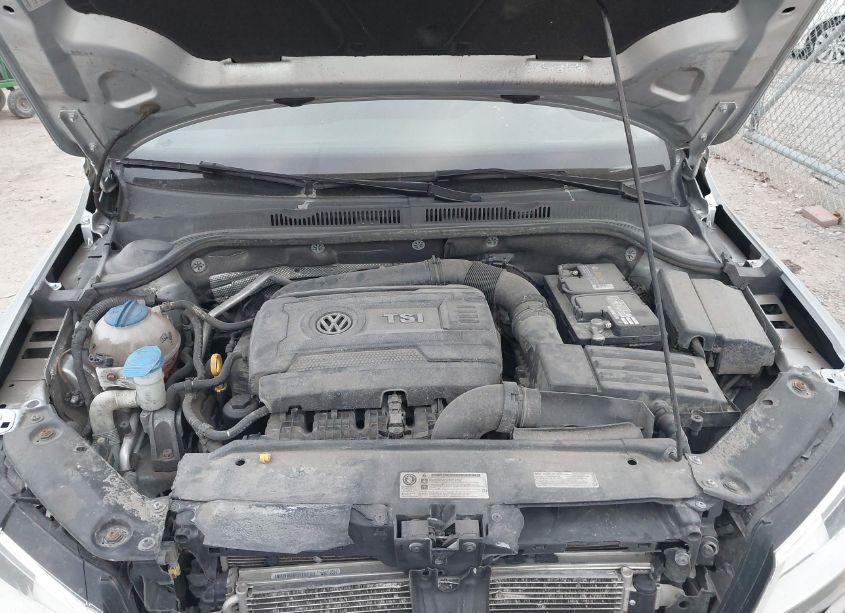 Photo 10 of 2015 Volkswagen Jetta 1.8T SE (VIN 3VWB17AJ8FM425491)