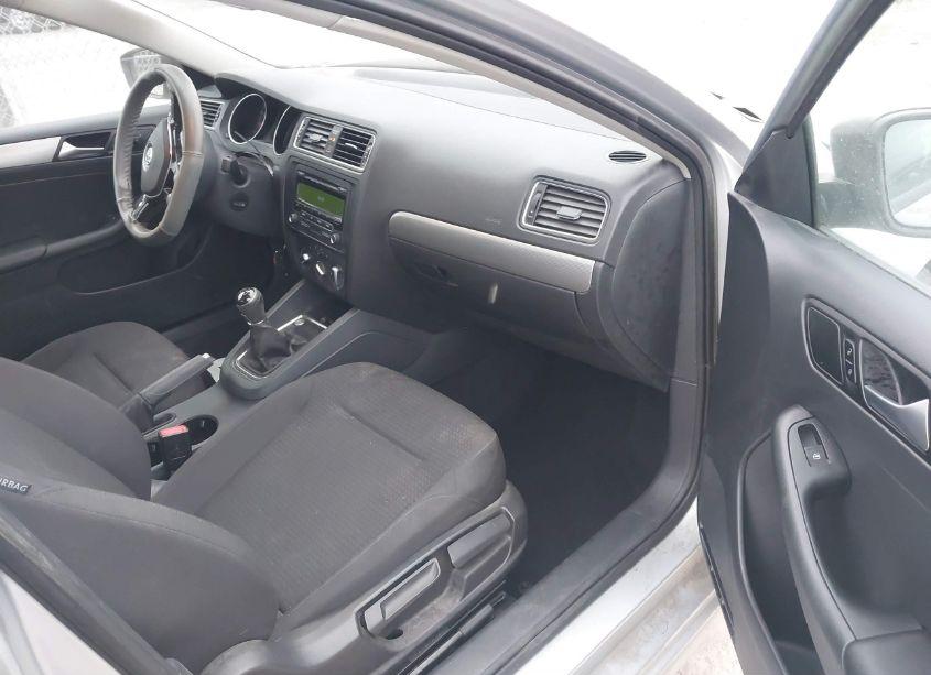 Photo 5 of 2015 Volkswagen Jetta 1.8T SE (VIN 3VWB17AJ8FM425491)