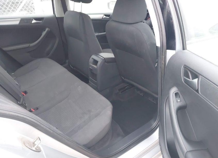 Photo 8 of 2015 Volkswagen Jetta 1.8T SE (VIN 3VWB17AJ8FM425491)