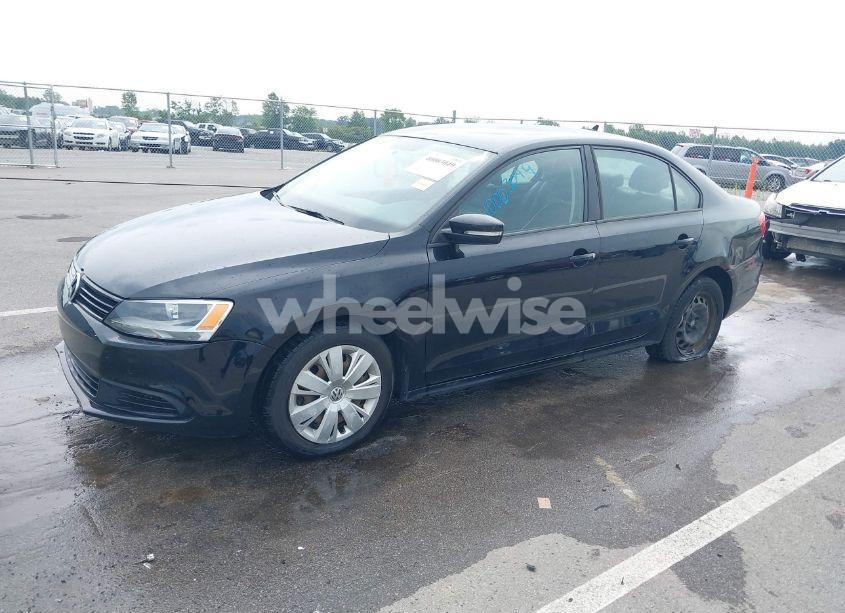 Photo 2 of 2014 Volkswagen Jetta 1.8T SE (VIN 3VWB17AJ9EM435378)