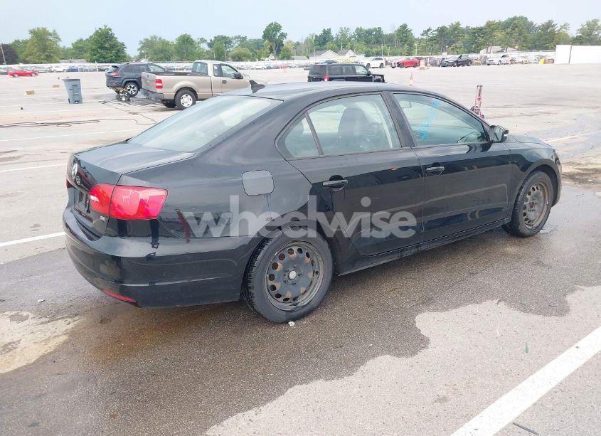 Photo 4 of 2014 Volkswagen Jetta 1.8T SE (VIN 3VWB17AJ9EM435378)