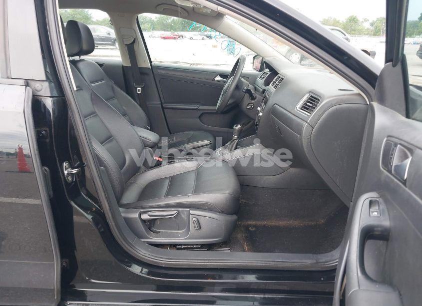 Photo 5 of 2014 Volkswagen Jetta 1.8T SE (VIN 3VWB17AJ9EM435378)