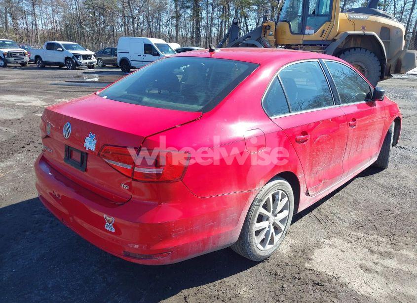 Photo 4 of 2015 Volkswagen Jetta 1.8T SE (VIN 3VWB17AJXFM330320)