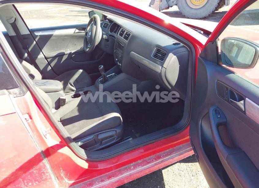 Photo 5 of 2015 Volkswagen Jetta 1.8T SE (VIN 3VWB17AJXFM330320)