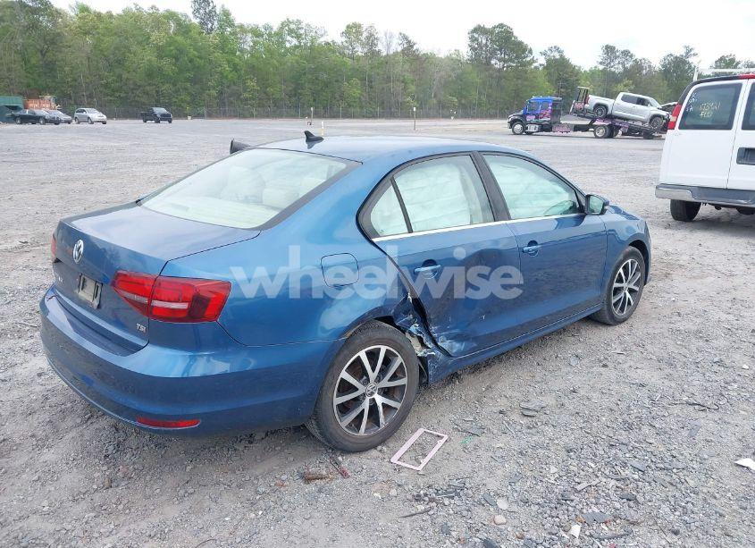 Photo 4 of 2017 Volkswagen Jetta 1.4T SE (VIN 3VWB67AJ0HM212619)