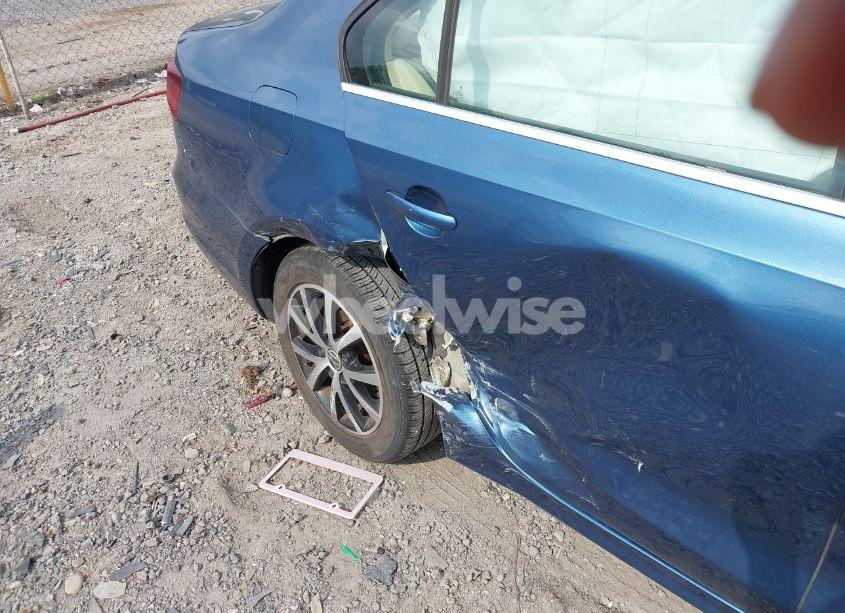 Photo 6 of 2017 Volkswagen Jetta 1.4T SE (VIN 3VWB67AJ0HM212619)