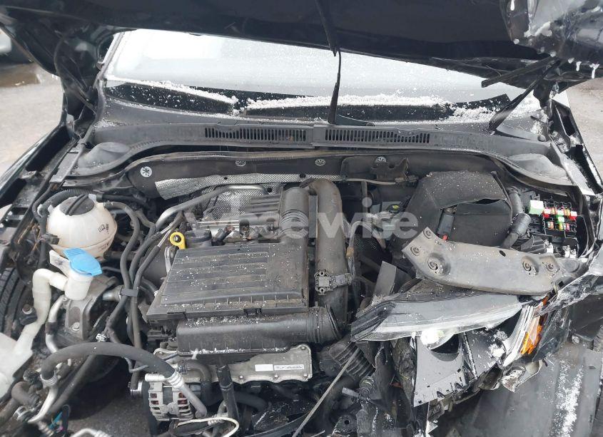 Photo 10 of 2017 Volkswagen Jetta 1.4T SE (VIN 3VWB67AJ1HM220857)