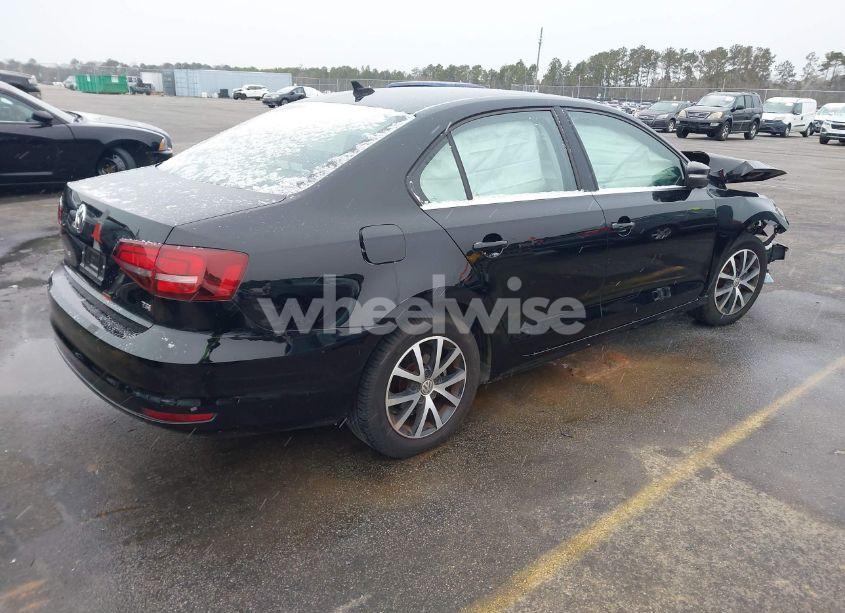 Photo 4 of 2017 Volkswagen Jetta 1.4T SE (VIN 3VWB67AJ1HM220857)