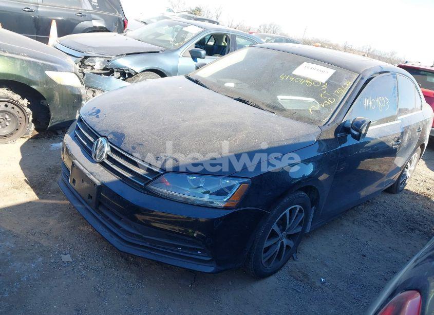Photo 2 of 2017 Volkswagen Jetta 1.4T SE (VIN 3VWB67AJ1HM267208)