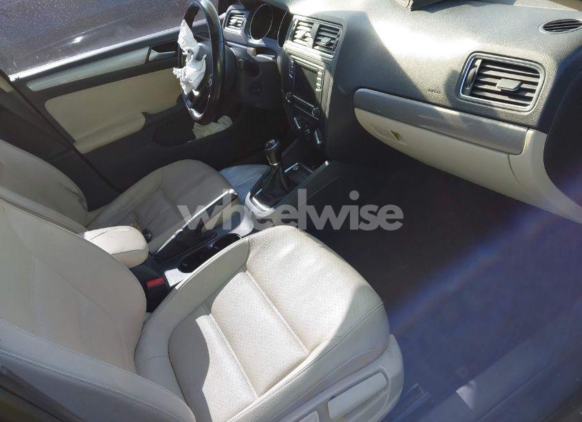 Photo 5 of 2017 Volkswagen Jetta 1.4T SE (VIN 3VWB67AJ1HM267208)