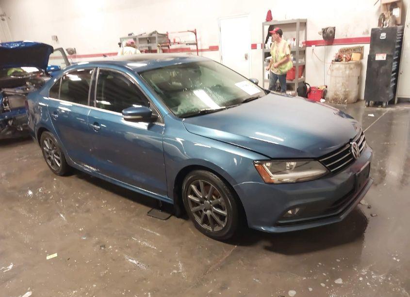 2017 Volkswagen Jetta 1.4T SE (VIN 3VWB67AJ1HM330937) main photo