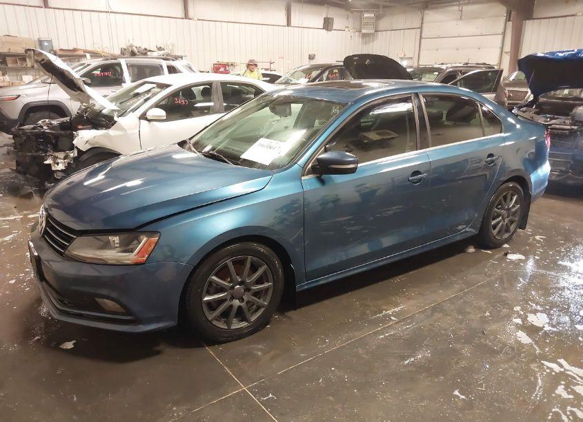 Photo 2 of 2017 Volkswagen Jetta 1.4T SE (VIN 3VWB67AJ1HM330937)