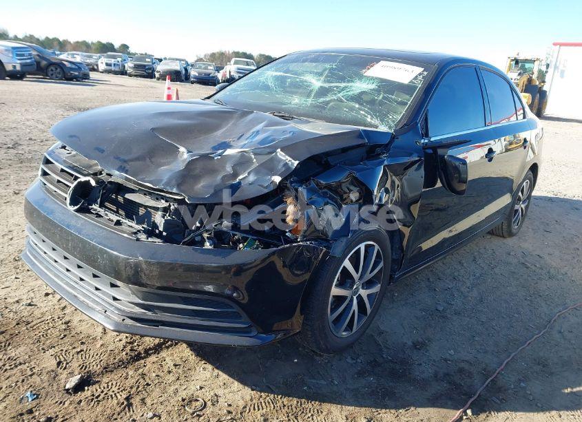 Photo 2 of 2017 Volkswagen Jetta 1.4T SE (VIN 3VWB67AJ2HM287760)