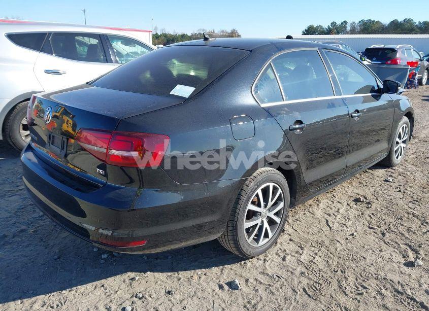 Photo 4 of 2017 Volkswagen Jetta 1.4T SE (VIN 3VWB67AJ2HM287760)