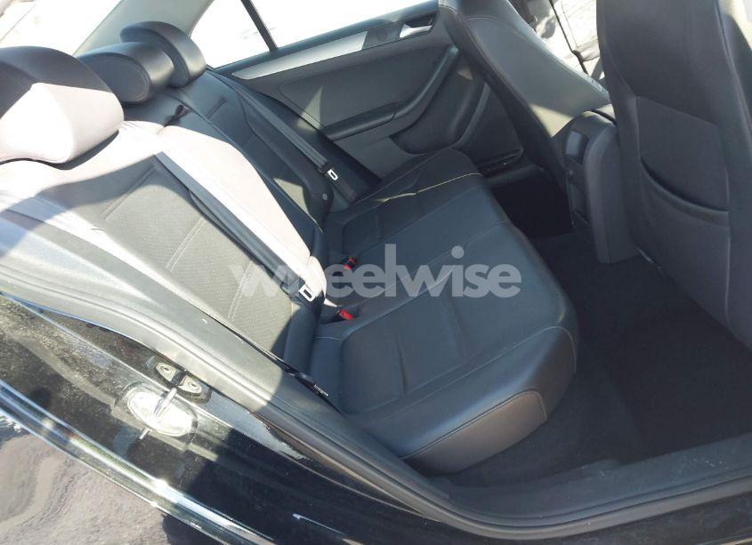 Photo 8 of 2017 Volkswagen Jetta 1.4T SE (VIN 3VWB67AJ2HM287760)