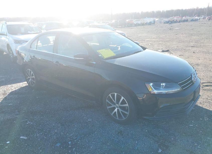 2017 Volkswagen Jetta 1.4T SE (VIN 3VWB67AJ2HM298211) main photo