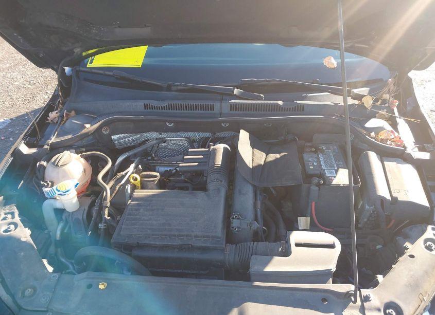 Photo 10 of 2017 Volkswagen Jetta 1.4T SE (VIN 3VWB67AJ2HM298211)