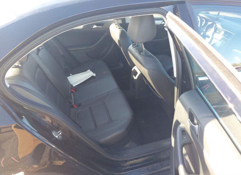 Photo 8 of 2017 Volkswagen Jetta 1.4T SE (VIN 3VWB67AJ2HM298211)