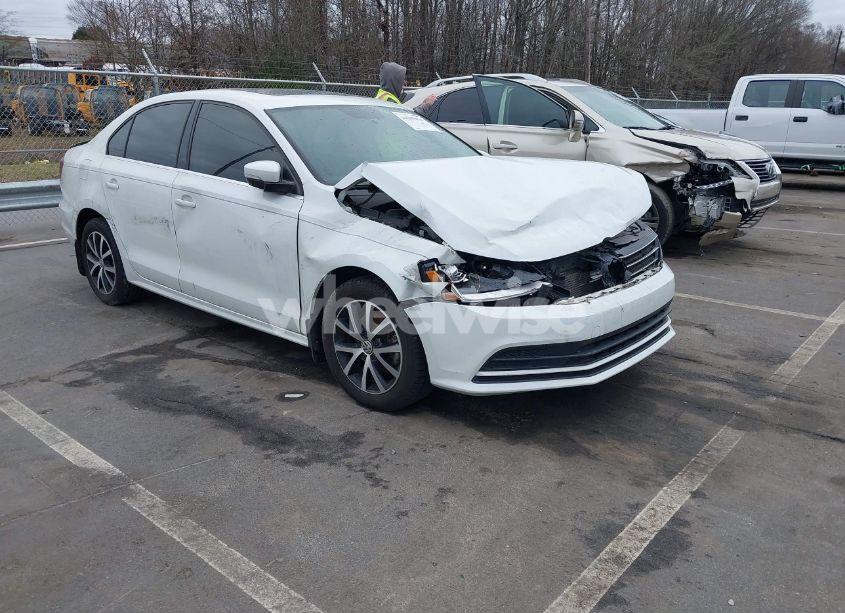 2017 Volkswagen Jetta 1.4T SE (VIN 3VWB67AJ2HM332213) main photo
