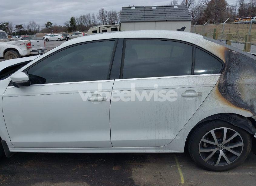 Photo 13 of 2017 Volkswagen Jetta 1.4T SE (VIN 3VWB67AJ2HM332213)