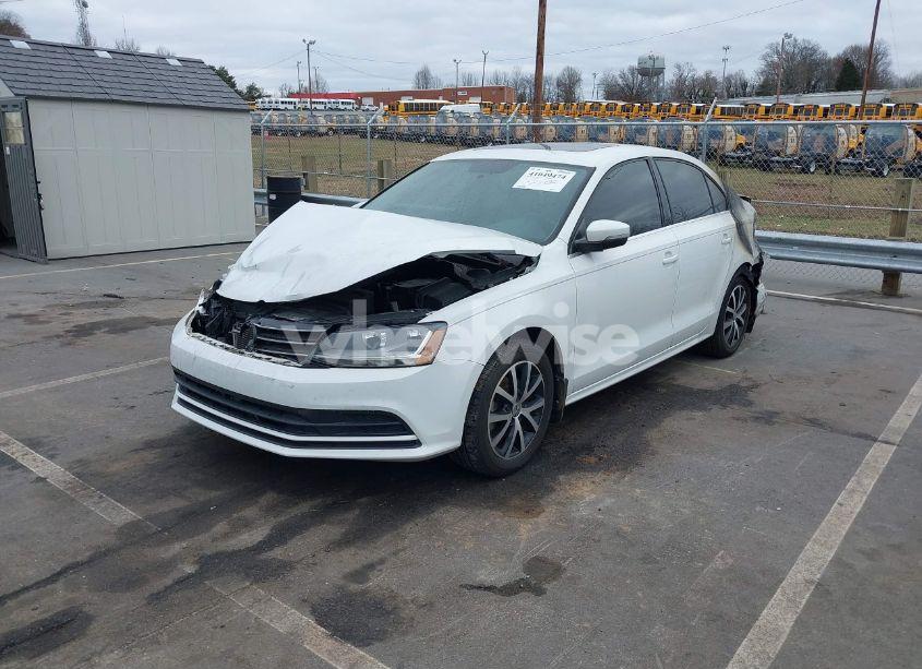 Photo 2 of 2017 Volkswagen Jetta 1.4T SE (VIN 3VWB67AJ2HM332213)