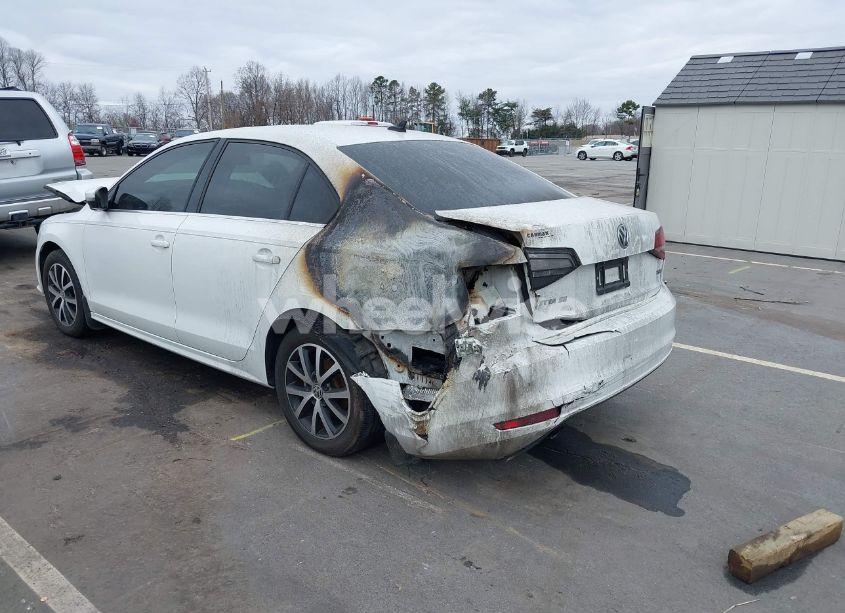 Photo 3 of 2017 Volkswagen Jetta 1.4T SE (VIN 3VWB67AJ2HM332213)