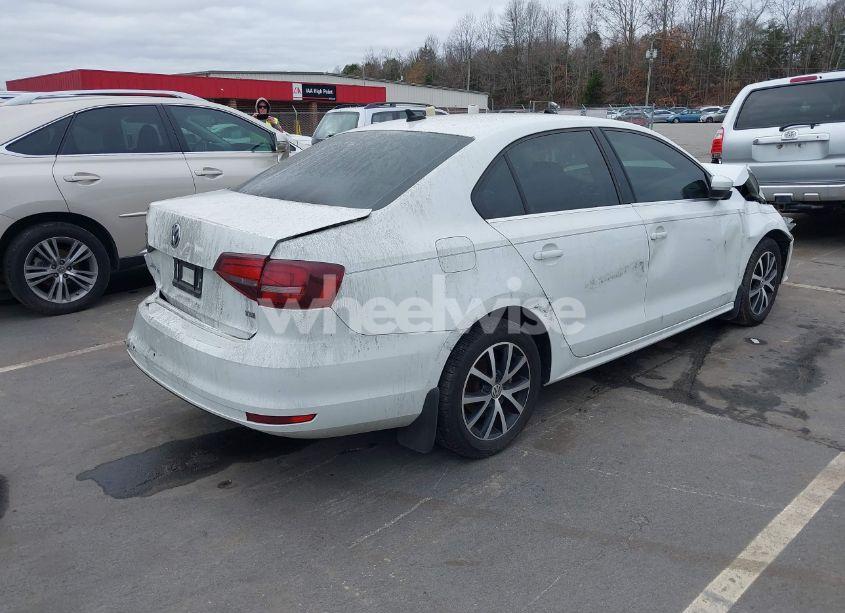 Photo 4 of 2017 Volkswagen Jetta 1.4T SE (VIN 3VWB67AJ2HM332213)
