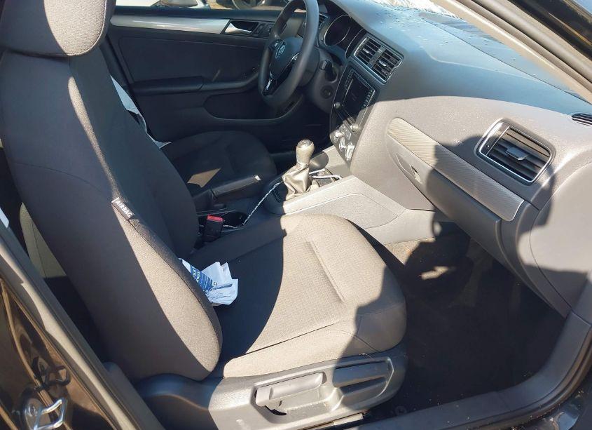 Photo 5 of 2016 Volkswagen Jetta 1.4T SE (VIN 3VWB67AJ3GM342344)
