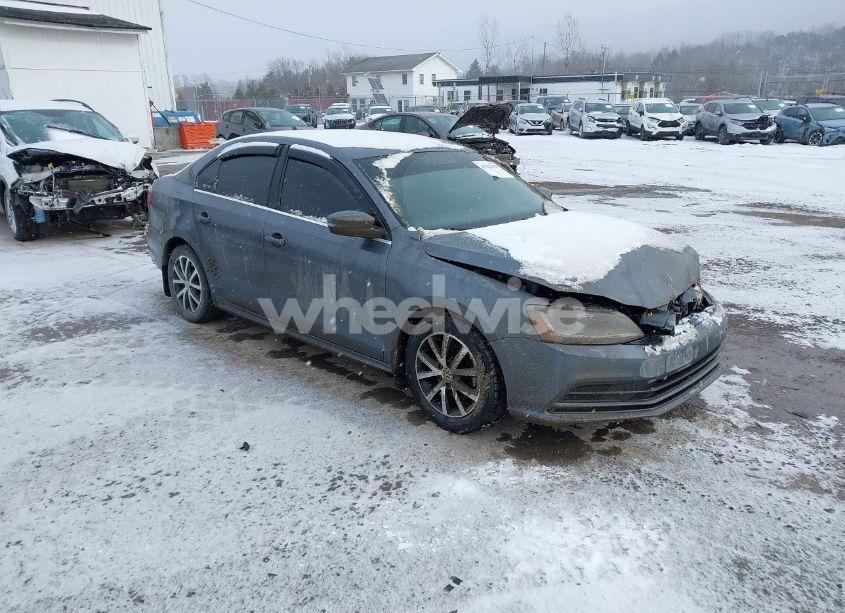 2017 Volkswagen Jetta 1.4T SE (VIN 3VWB67AJ3HM317042) main photo