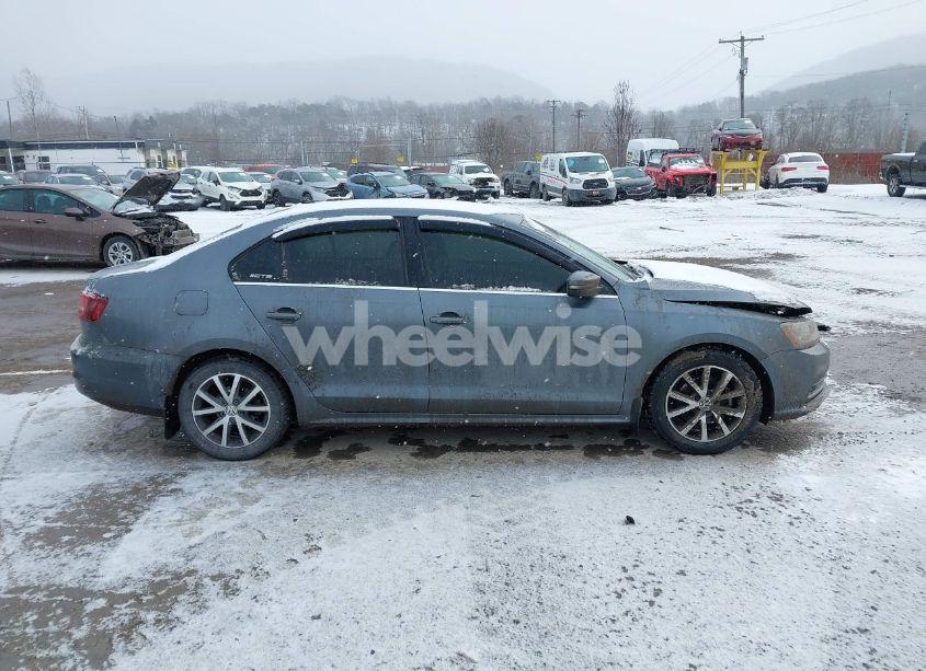 Photo 13 of 2017 Volkswagen Jetta 1.4T SE (VIN 3VWB67AJ3HM317042)