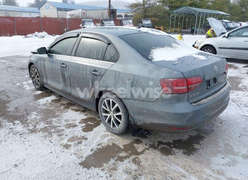 Photo 3 of 2017 Volkswagen Jetta 1.4T SE (VIN 3VWB67AJ3HM317042)