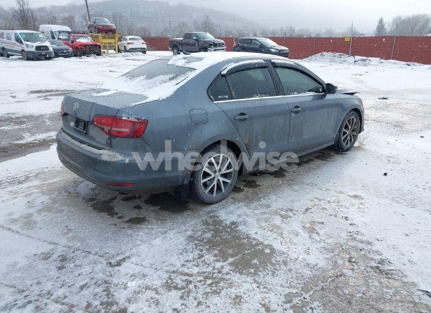Photo 4 of 2017 Volkswagen Jetta 1.4T SE (VIN 3VWB67AJ3HM317042)