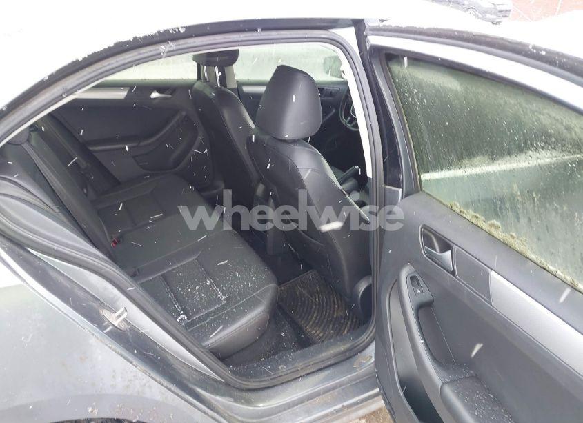 Photo 8 of 2017 Volkswagen Jetta 1.4T SE (VIN 3VWB67AJ3HM317042)