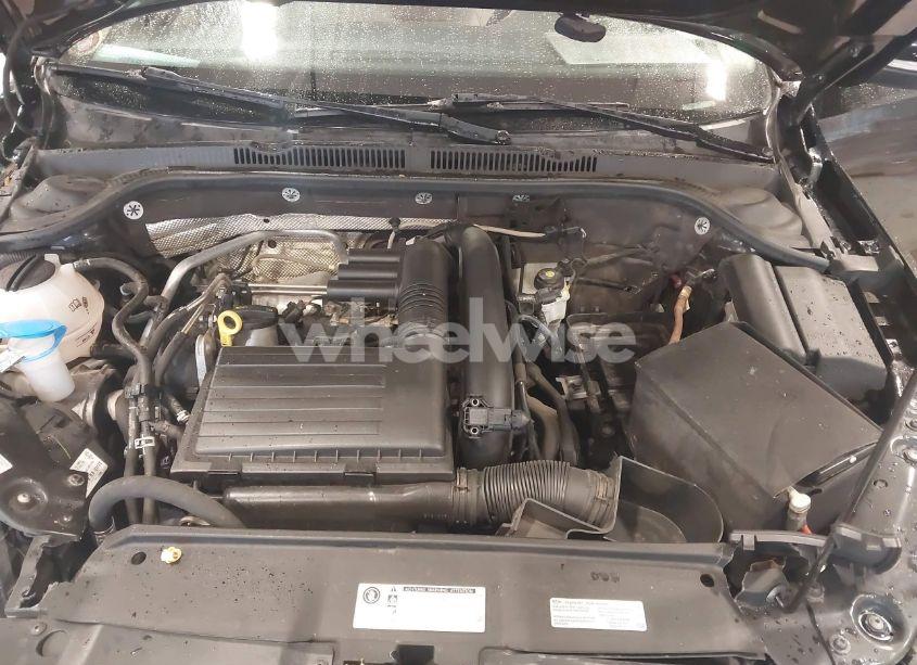 Photo 10 of 2017 Volkswagen Jetta 1.4T SE (VIN 3VWB67AJ4HM303036)