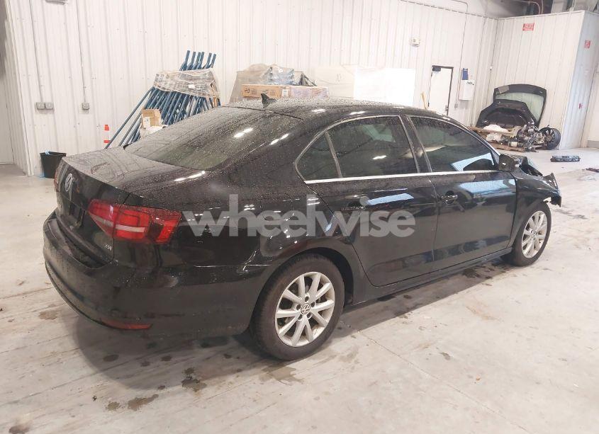 Photo 4 of 2017 Volkswagen Jetta 1.4T SE (VIN 3VWB67AJ4HM303036)