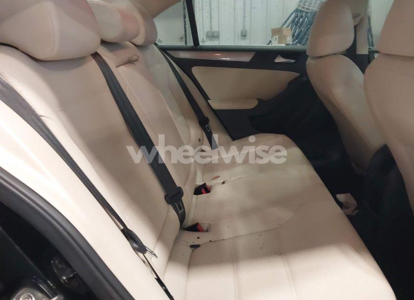 Photo 8 of 2017 Volkswagen Jetta 1.4T SE (VIN 3VWB67AJ4HM303036)