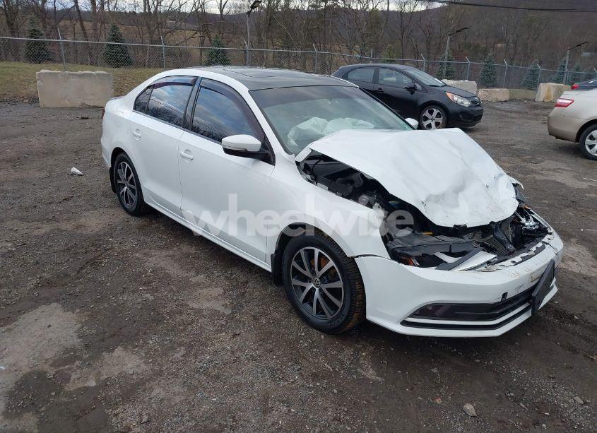 2017 Volkswagen Jetta 1.4T SE (VIN 3VWB67AJ4HM326218) main photo