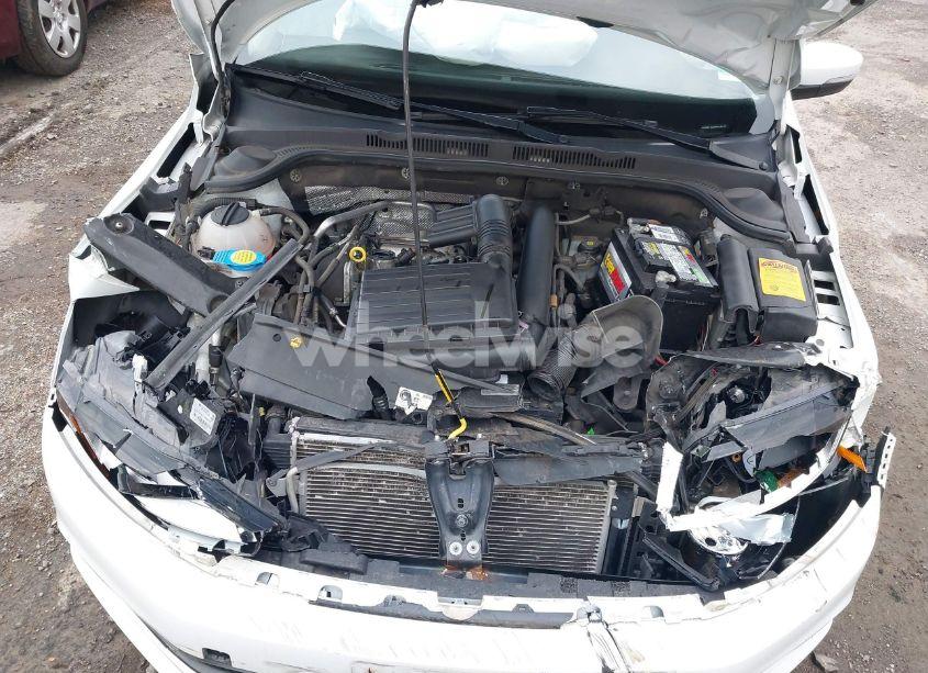 Photo 10 of 2017 Volkswagen Jetta 1.4T SE (VIN 3VWB67AJ4HM326218)