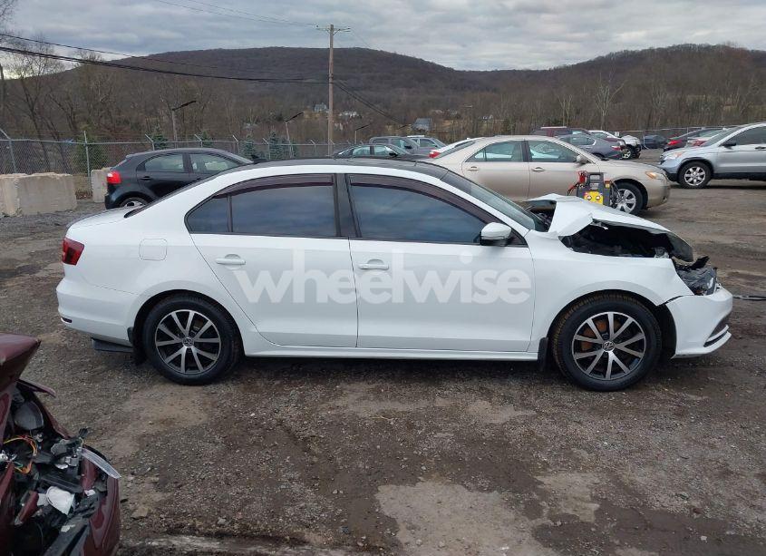 Photo 13 of 2017 Volkswagen Jetta 1.4T SE (VIN 3VWB67AJ4HM326218)
