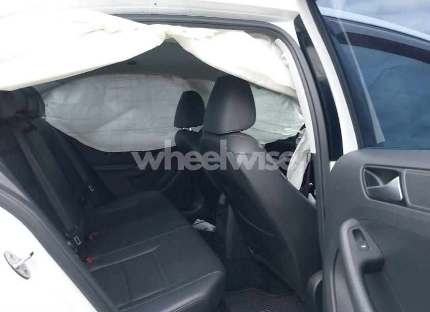 Photo 8 of 2017 Volkswagen Jetta 1.4T SE (VIN 3VWB67AJ4HM326218)