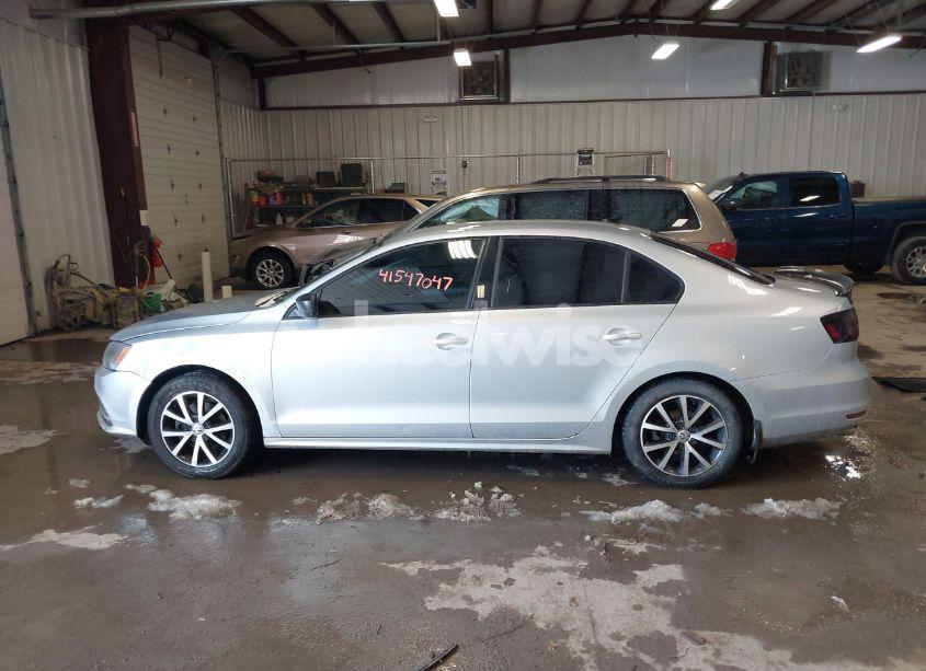 Photo 14 of 2016 Volkswagen Jetta 1.4T SE (VIN 3VWB67AJ5GM294149)