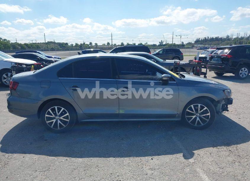 Photo 14 of 2017 Volkswagen Jetta 1.4T SE (VIN 3VWB67AJ5HM277501)