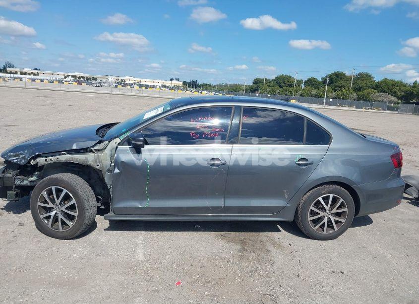 Photo 15 of 2017 Volkswagen Jetta 1.4T SE (VIN 3VWB67AJ5HM277501)