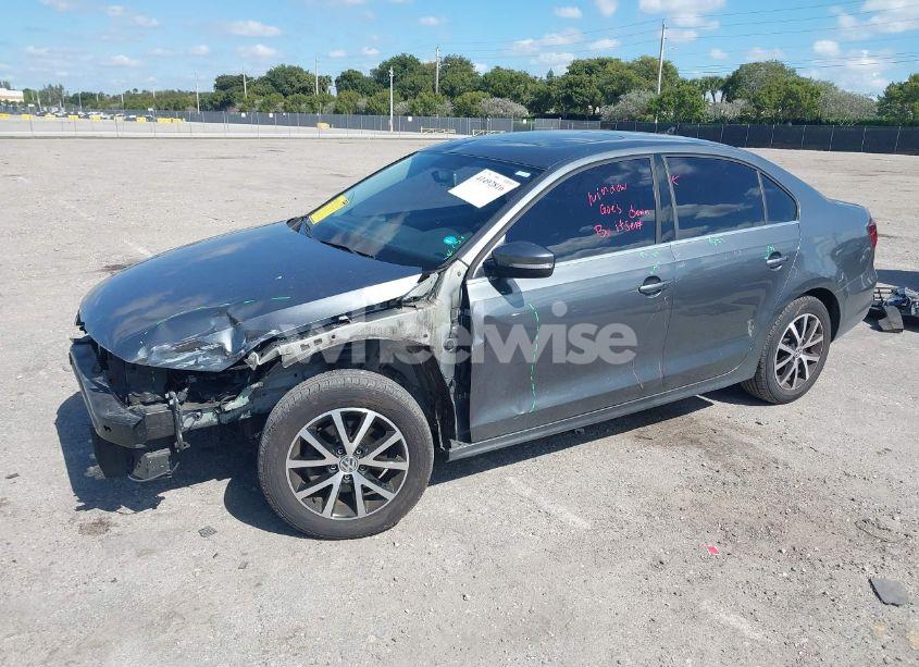 Photo 2 of 2017 Volkswagen Jetta 1.4T SE (VIN 3VWB67AJ5HM277501)