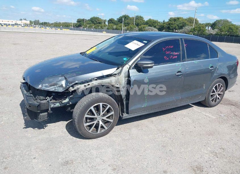 Photo 6 of 2017 Volkswagen Jetta 1.4T SE (VIN 3VWB67AJ5HM277501)