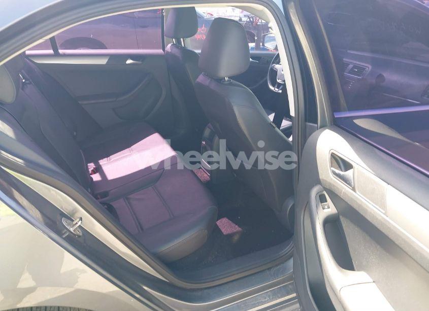 Photo 8 of 2017 Volkswagen Jetta 1.4T SE (VIN 3VWB67AJ5HM277501)