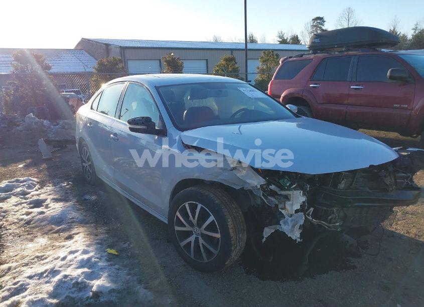 2017 Volkswagen Jetta 1.4T SE (VIN 3VWB67AJ6HM339729) main photo