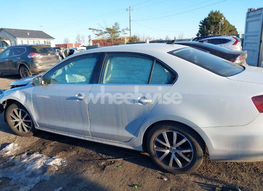 Photo 14 of 2017 Volkswagen Jetta 1.4T SE (VIN 3VWB67AJ6HM339729)